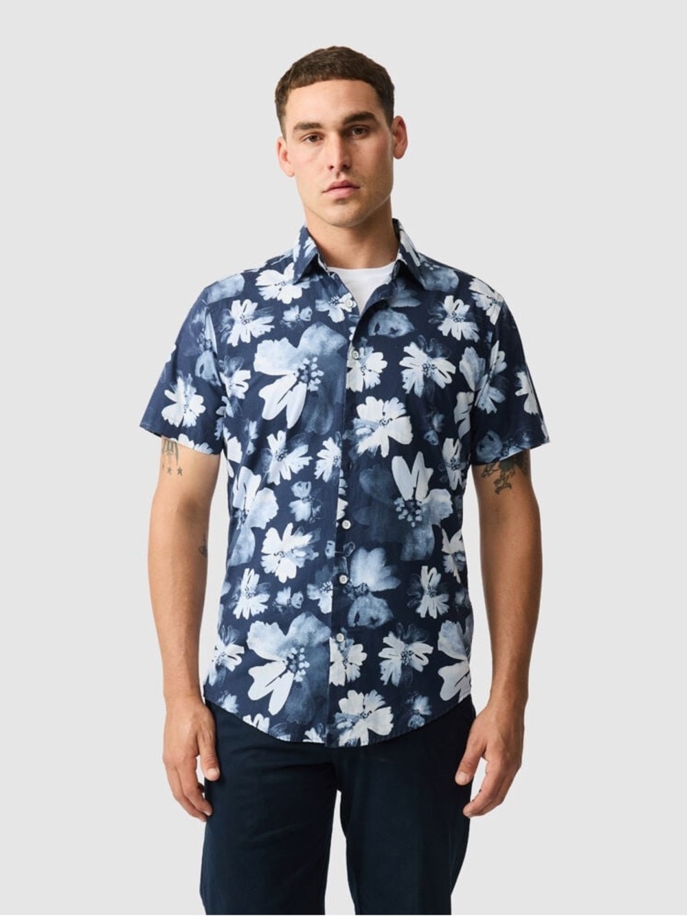 NWT Rodd & Gunn Tyler Street Sports Fit Shirt